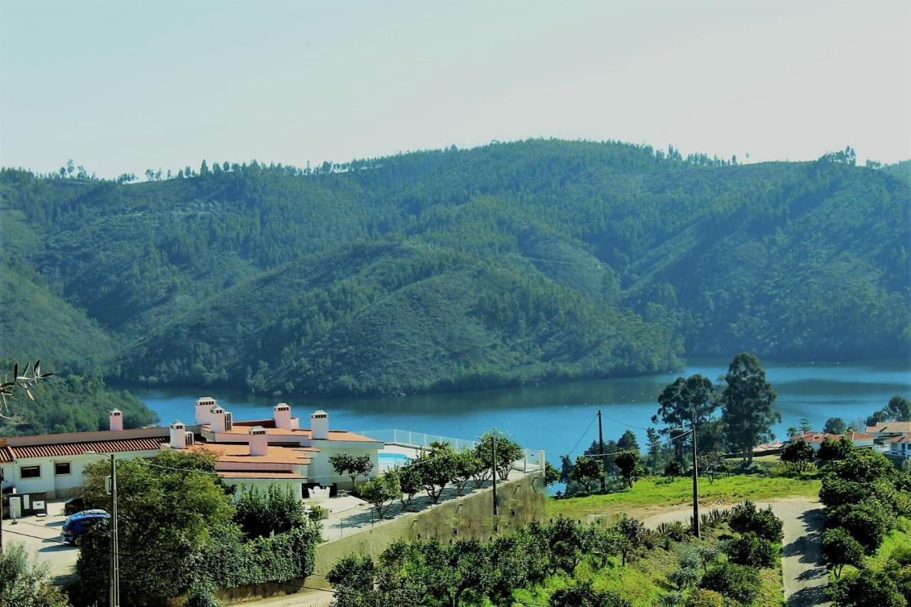 Lago Azul Villas Ferreira do Zezere Exterior photo