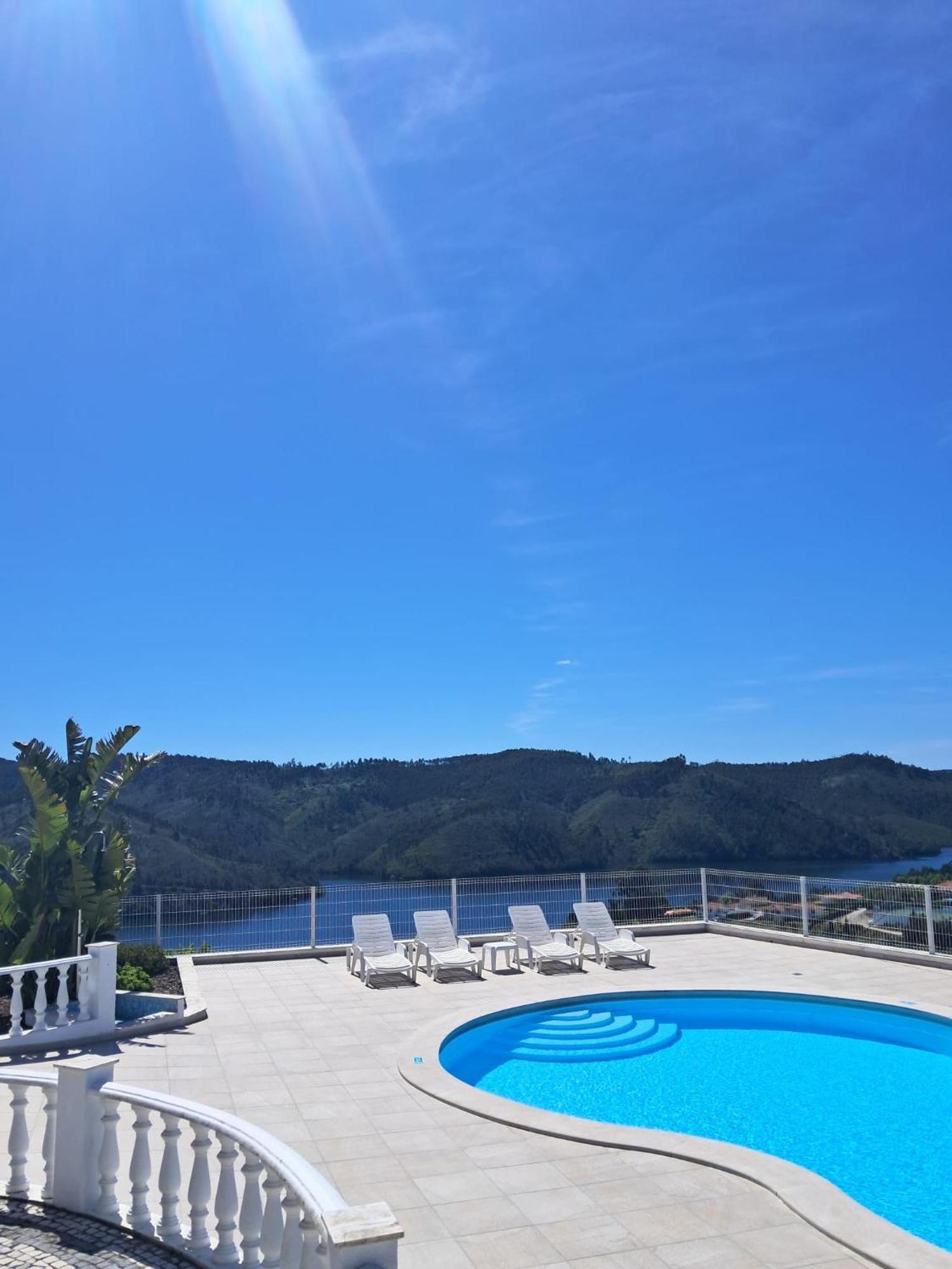 Lago Azul Villas Ferreira do Zezere Exterior photo